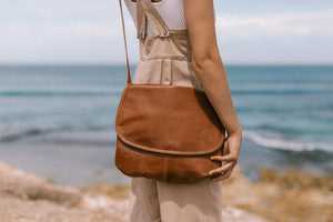 curved messenger bag - antique tan - Makers & Providers