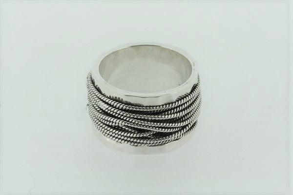 sterling silver ring with rope detail