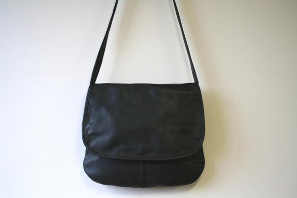 curved messenger bag - black - Makers & Providers