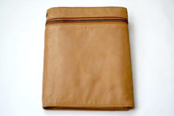 travel wallet - camel - Makers & Providers