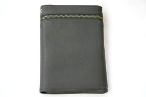 travel wallet - charcoal - Makers & Providers