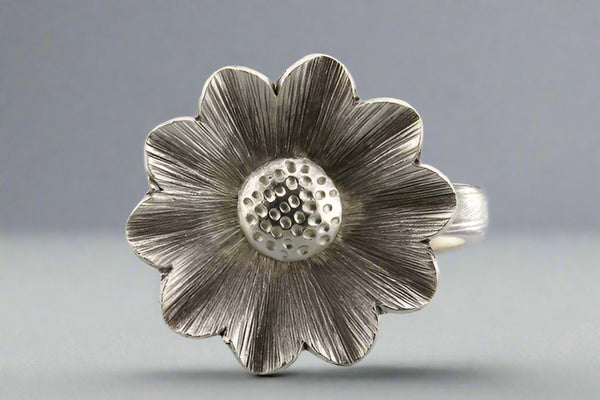 large daisy ring
