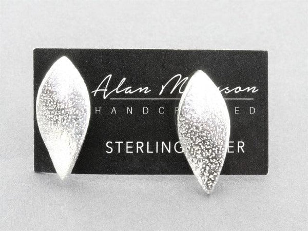little leaf stud - pure silver - Makers & Providers