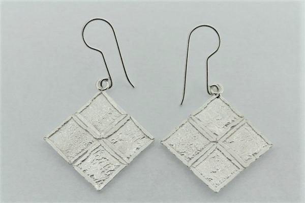 4 textured diamond earring - Makers & Providers
