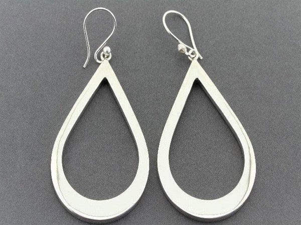 Clean teardrop earring - sterling silver - Makers & Providers