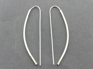 Bowed earring - sterling silver - Makers & Providers