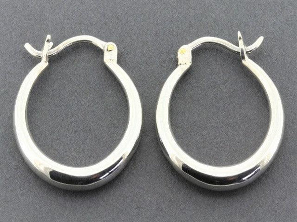 tapering hoop - polished silver