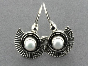fan earrings with peals - Makers & Providers
