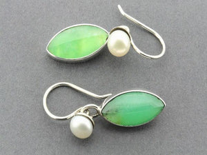 Almond shape Chrysoprase & freshwater pearl earring - sterling silver - Makers & Providers