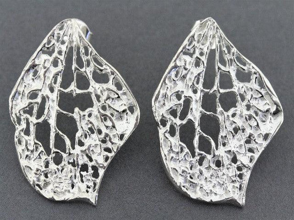 Petal stud - sterling silver - Makers & Providers