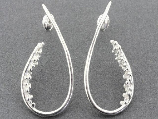 Beaded teardrop earring - silver