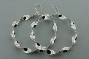 twisted hoop earring - Makers & Providers