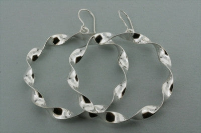 twisted hoop earring - Makers & Providers