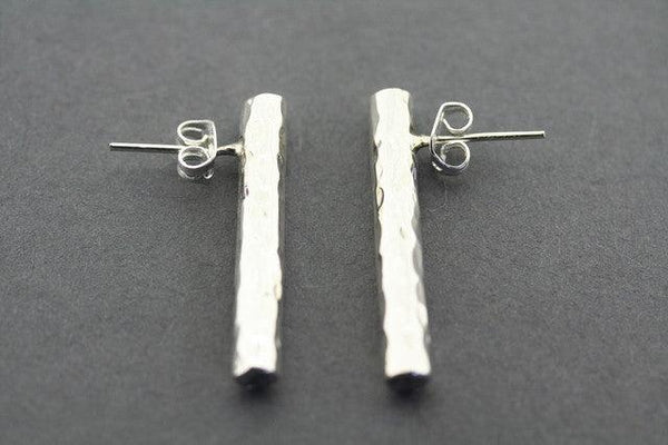 textured post stud - Makers & Providers