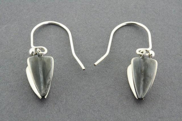 silver & oxidized seed earring - Makers & Providers