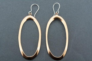 Narrow oval copper drop earring - Makers & Providers