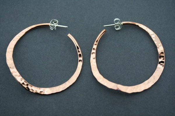 copper circular curved hoop stud - hammered - Makers & Providers