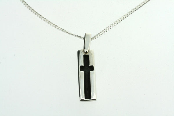 indent cross pendant on 60cm link chain