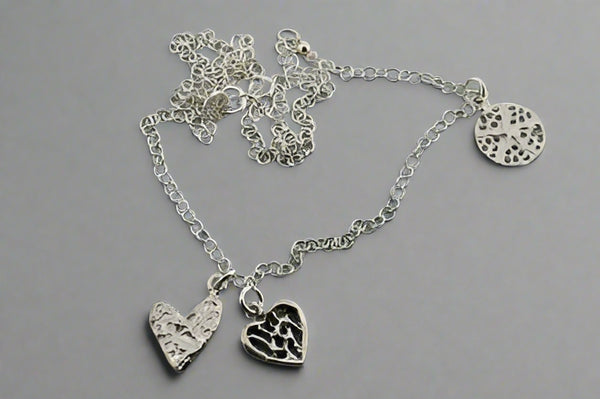 3 disc necklace - lace & heart - Makers & Providers