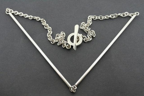 V necklace - Makers & Providers