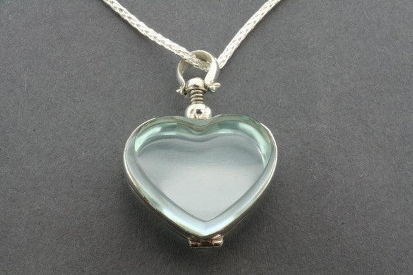 Glass heart locket on 70 cm espiga chain