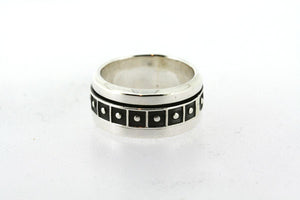 square & dot spinner ring - Makers & Providers