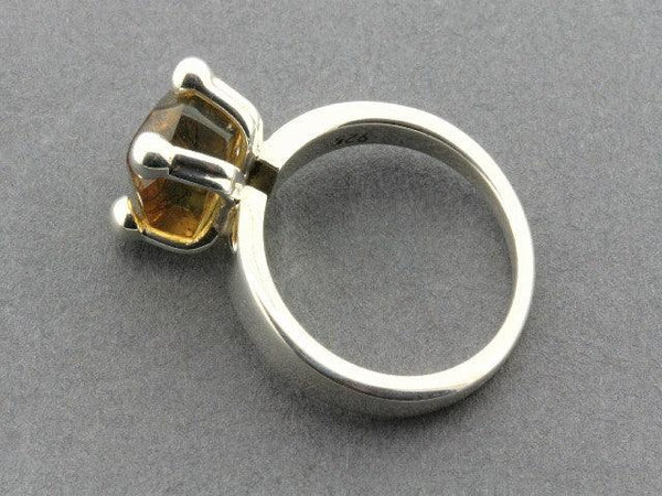 princess ring - amber and sterling silver - Makers & Providers