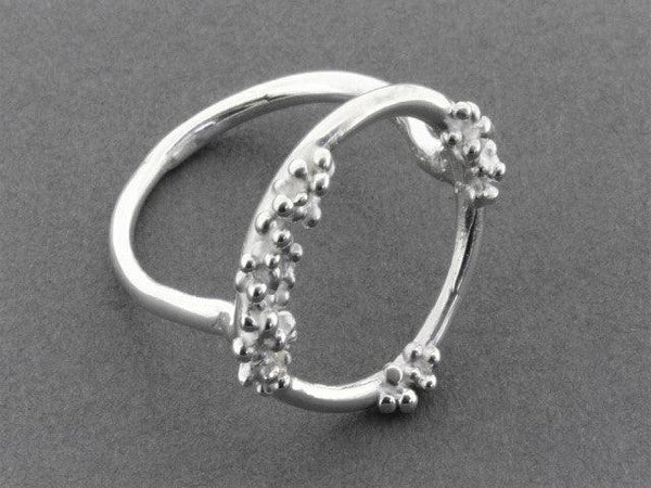 Beaded circle ring - silver - Makers & Providers