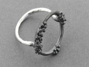 Beaded circle ring - oxidized silver - Makers & Providers