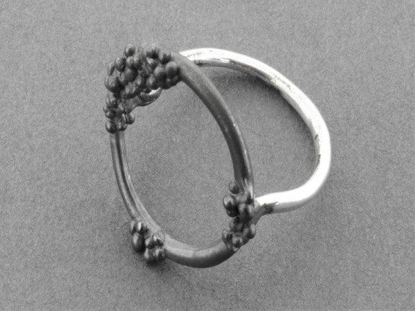 Beaded circle ring - oxidized silver - Makers & Providers