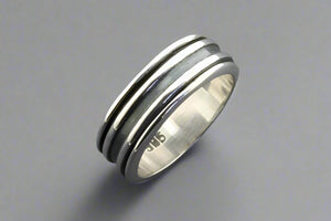 Ox line spinner ring - sterling silver - Makers & Providers