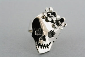 skull & flower ring - Makers & Providers