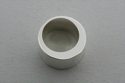 clean hollow ring - sterling silver