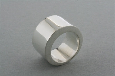 clean hollow ring - sterling silver
