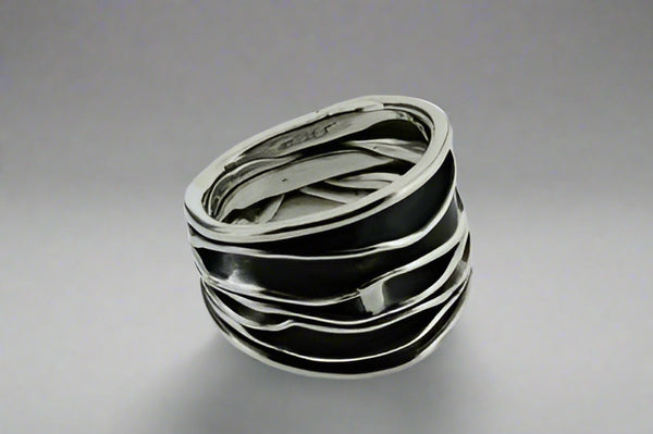 oxidized creased ring - sterling silver - Makers & Providers