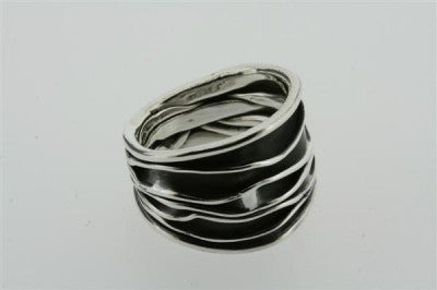 oxidized creased ring - sterling silver - Makers & Providers