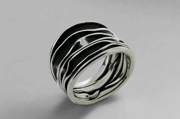 oxidized creased ring - sterling silver - Makers & Providers