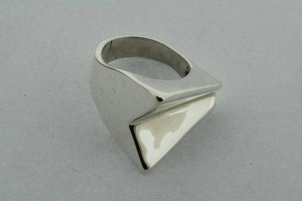angled arrow ring - Makers & Providers