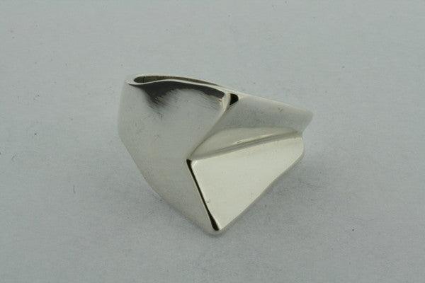 angled arrow ring - Makers & Providers