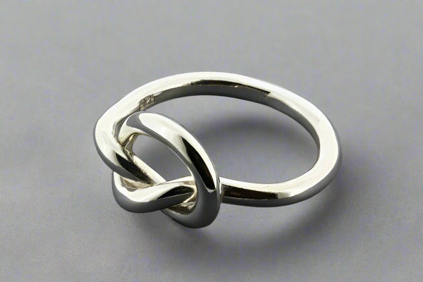 Eternity heart knot ring - Makers & Providers