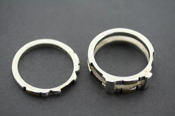 silver & gold chess ring