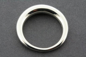 tapering tubular ring - sterling silver - Makers & Providers
