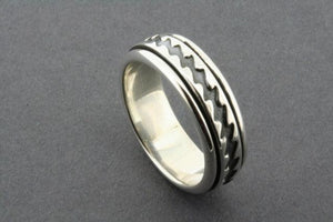 zigzag spinner ring - sterling silver - Makers & Providers