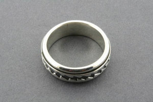 zigzag spinner ring - sterling silver - Makers & Providers