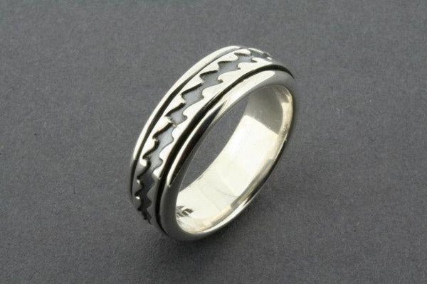 zigzag spinner ring - sterling silver - Makers & Providers