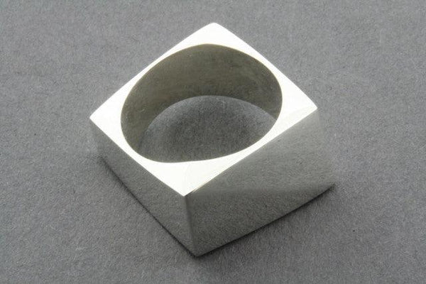 esher angle ring - Makers & Providers