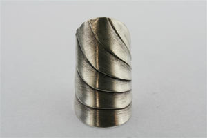 overlap layer long ring - Makers & Providers