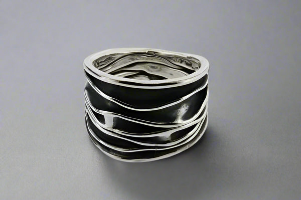 oxidized creased ring - sterling silver - Makers & Providers