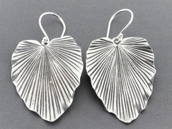 Scalloped striped drop earring - pure silver