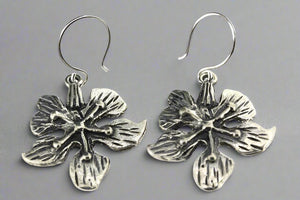 Sterling silver flower earring - Makers & Providers